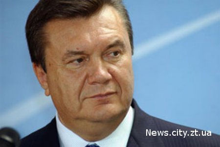Янукович в Житомирській області знайшов ще одну жінку, яку потрібно «пестити і любити”.