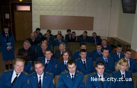 Хлопцям та дівчатам з Житомирської області личить синя форма і погони.