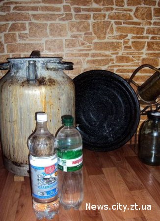 45-річний житомирянин організував на кухні міні-цех з виробництва самогону.