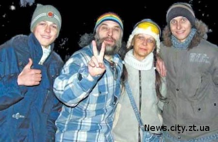 Житомирська сім'я музикантів виступає проти навчання своїх дітей у школі.