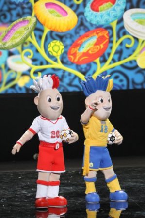 Талісмани Євро-2012: два близнюки-супергероя