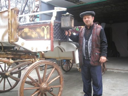 Пенсіонер з Житомира шукає по всій Україні карети, купує і реставрує їх