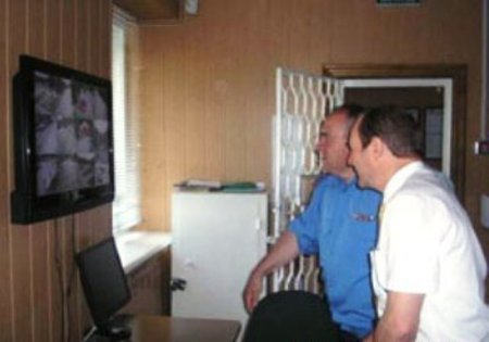 Мер Новоград-Волинського Житомирської області в міліції перевірив роботу 12 камер