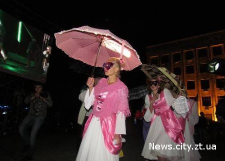 «Культурна версія» святкування Дня Житомира в масках і вогні. ФОТО.