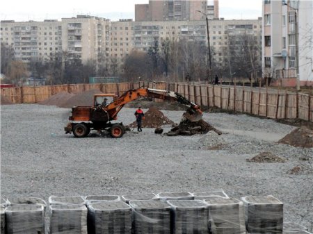 У Житомирі на Малікова побудують торговий центр типу «павільйончик»