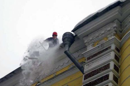 У Житомирській області через сніг обвалився дах сільської школи