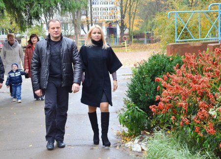 Мер Житомира Володимир Дебой разом із дружиною Тетяною проголосували за стабільність