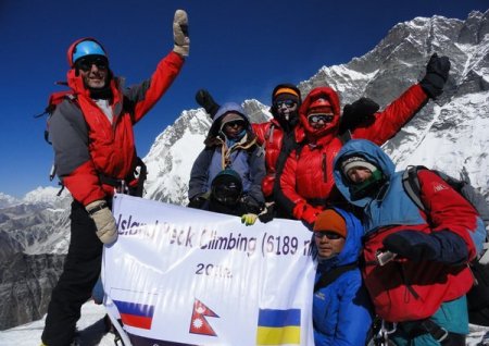 П'ятеро альпіністів з Житомира підкорили шеститисячну вершину Айленд-пік в Гімалаях