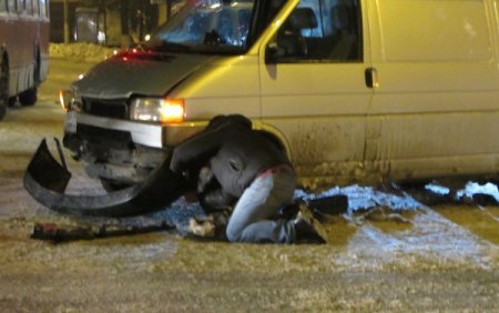 Увечері 8 грудня в Житомирі бус зіткнувся з пожежною машиною, яка їхала на виклик