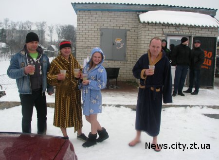 В селищі Черняхів Житомирської області відбулось освячення води на місцевому ставку ФОТО
