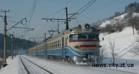 На Новорічні свята Укрзалізниця пускає 20 додаткових поїздів у найбільш популярних напрямках