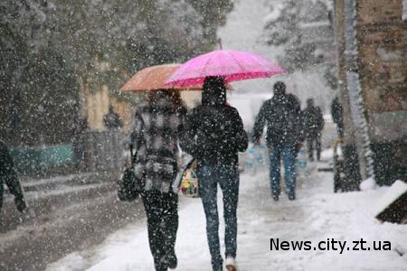 На найближчу добу в Україні оголошено штормове попередження