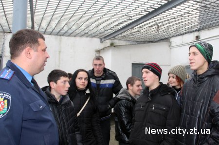 Учні Житомирського ПТУ №5 побували на незвичайній єкскурсії в слідчому ізоляторі місцевого відділу поліції