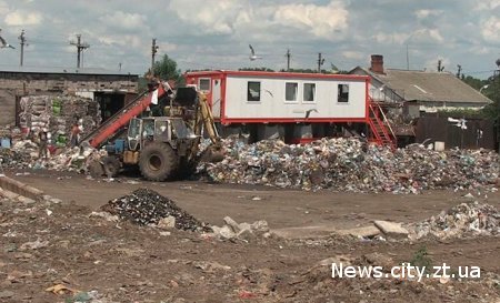 У Житомирі продовжують наводити лад на міському звалищі твердих побутових відходів