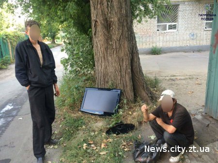 Патрульна поліція Житомира шукає власника LCD телевізора