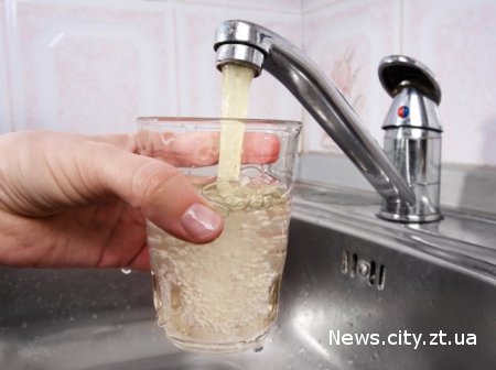 Вода з-під крану безпечна для здоров'я, стверджують у КП "Житомирводоканал"