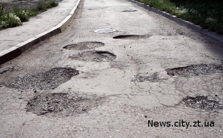 Статистики підказали причину жахливого стану доріг у Житомирській області