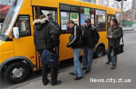 В Києві даішник кермував маршруткою замість п'яного водія