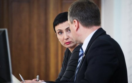 35 депутатів відправили у відставку секретаря Житомирської міськради Наталію Леонченко